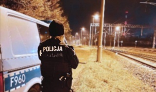 Nocna akcja ratunkowa w parowozowni - nastolatek uratowany z pułapki pod ziemią