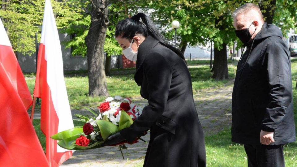 Uczcili pamięć ofiar II wojny. Przedstawiciele powiatu złożyli kwiaty przed pomnikiem Grobu Nieznanego Żołnierza