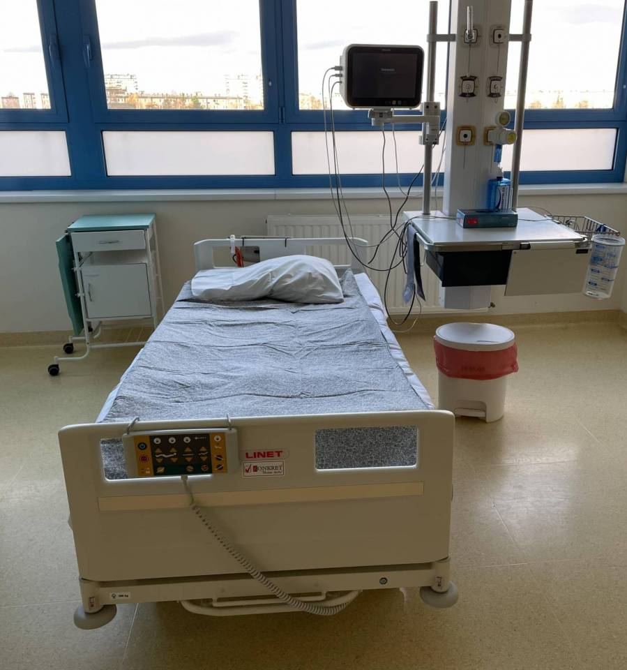 Do radomszczańskiego szpitala zakupiono 15 nowych, specjalistycznych łóżek. Sprzęt trafi na kilka oddziałów